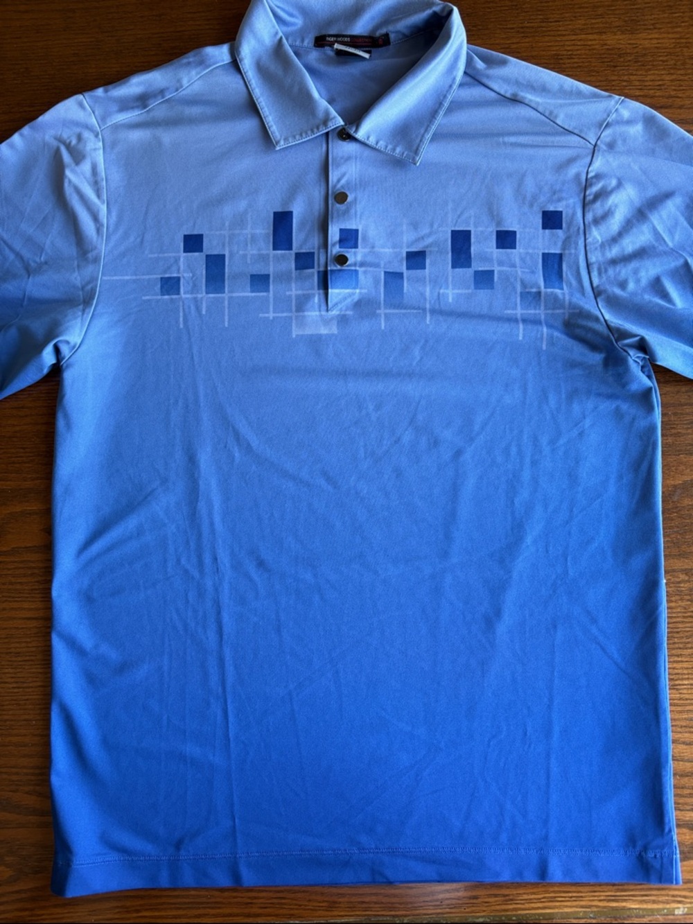 Tiger Woods light to medium blue ombré golf shirt EUC
